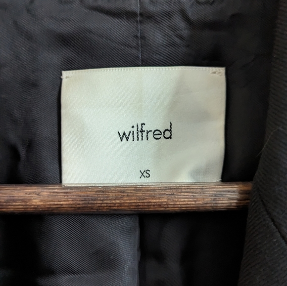 Aritzia Wilfred Black Blazer - Picture 2 of 3